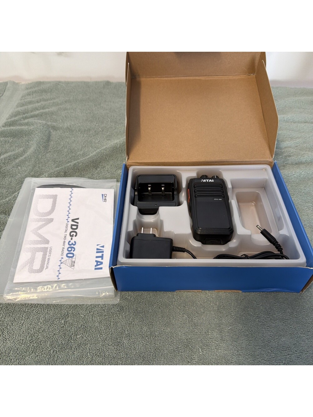 Vitai VDG-360 Digital Walkie Talkie Radio + Charging Dock - VGC